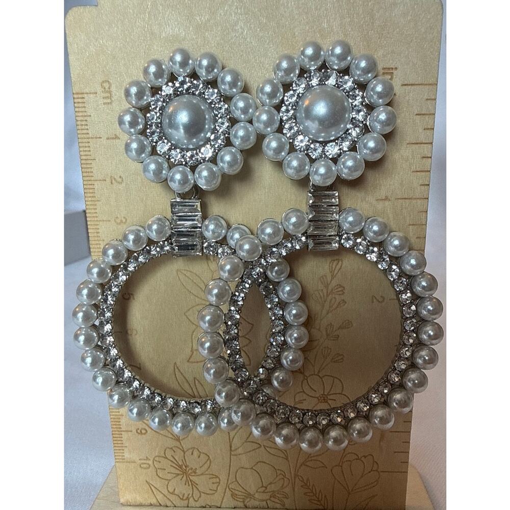 Silver Tone Pearl & Rhinestone Double Circle Statement Earrings 3.5” Drop – EUC - Picture 2 of 6